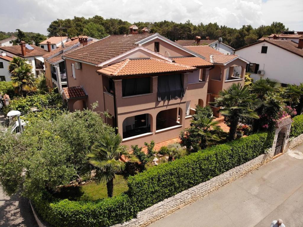 Apartments Sven-Marino Porec Exterior photo