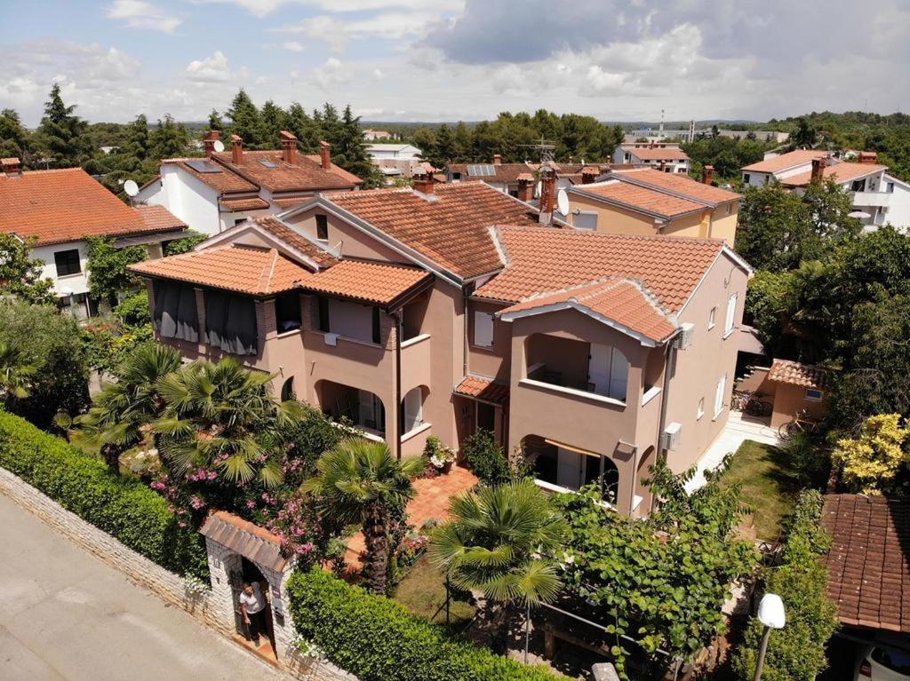 Apartments Sven-Marino Porec Exterior photo