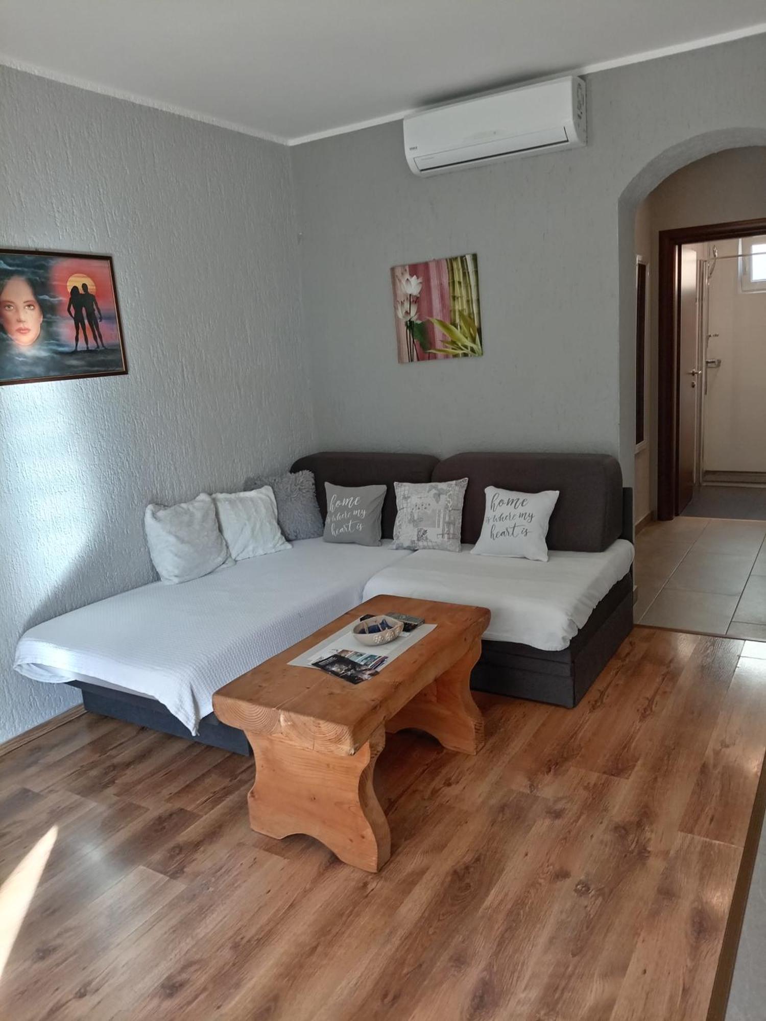 Apartments Sven-Marino Porec Exterior photo