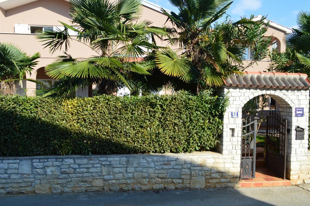 Apartments Sven-Marino Porec Exterior photo