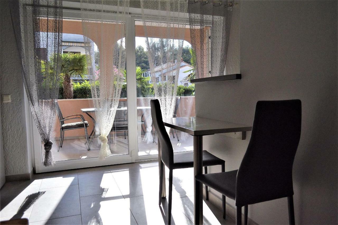 Apartments Sven-Marino Porec Exterior photo