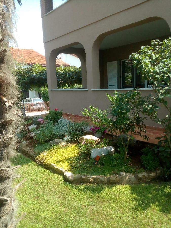 Apartments Sven-Marino Porec Exterior photo